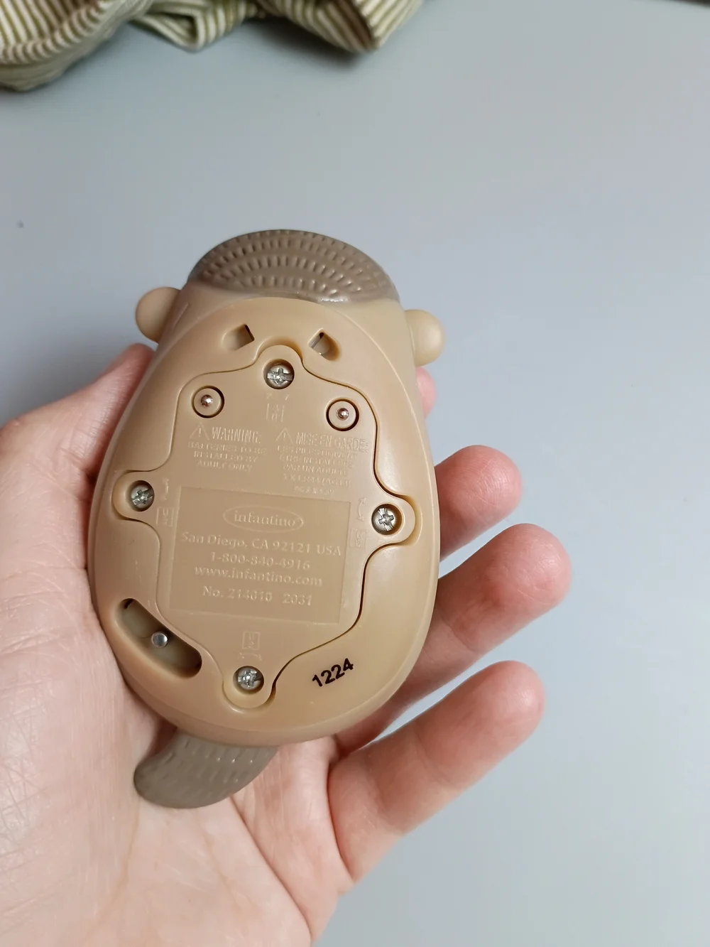 Beige Otter Bath Tub Thermometer